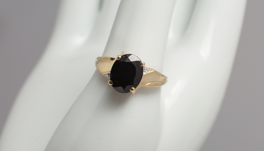 Black Onyx Gemstone Guide: Benefits & Uses